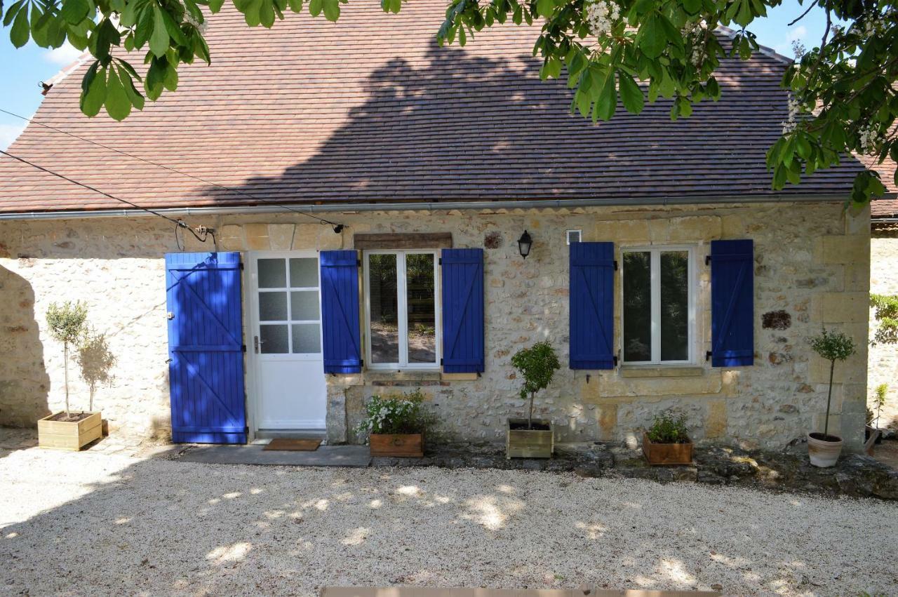 Aux Volets Bleus Chez Mark & Sylvie Rouffignac Saint-Cernin Exterior photo